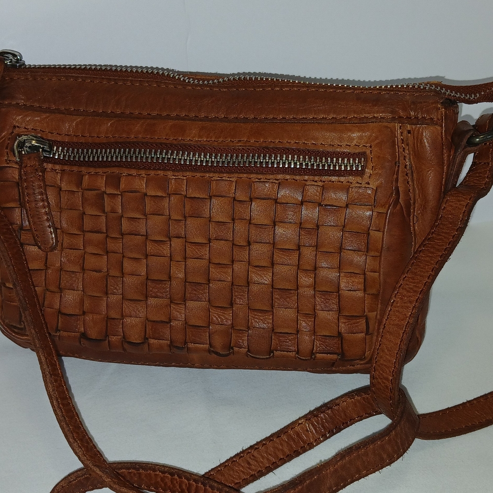 Vilenca Holland  Woven Leather Crossbody Bag